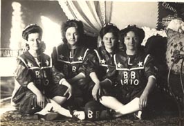 [ 1910 women's team]